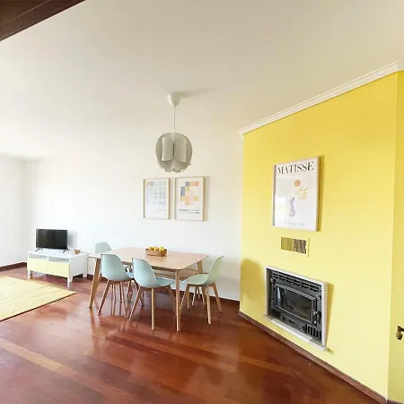 Yellow House Smart Tv And Garage Daire *