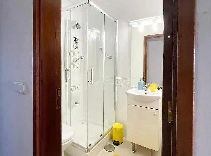 Yellow House Smart Tv And Garage * Aveiro